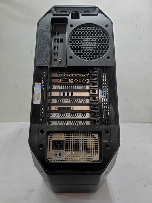 Dell Alienware Area 51 R2, i7-5820k 8GB DDR4 RAM GTX 970 4GB |