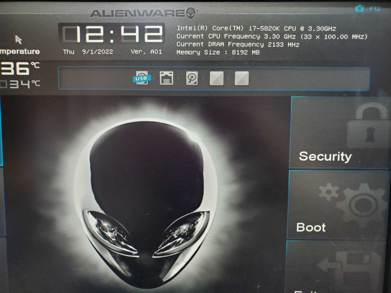 Dell Alienware Area 51 R2, i7-5820k 8GB DDR4 RAM GTX 970 4GB |