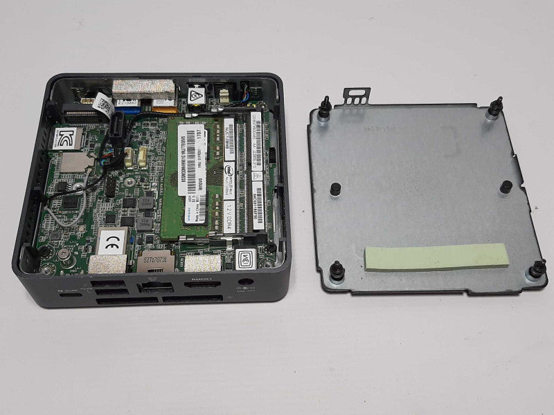 Intel NUC i3-7100U @ 2.40GHz 8GB RAM - NO SSD +