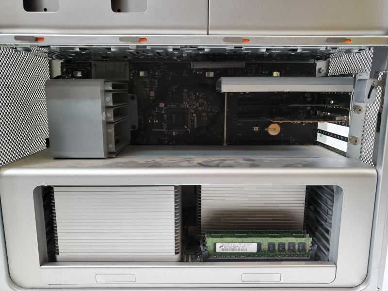 Apple Mac Pro 2009 A1289 2xXeon E5520 @2.26GHz 12GB DDR3 GeForce GT 120 )
