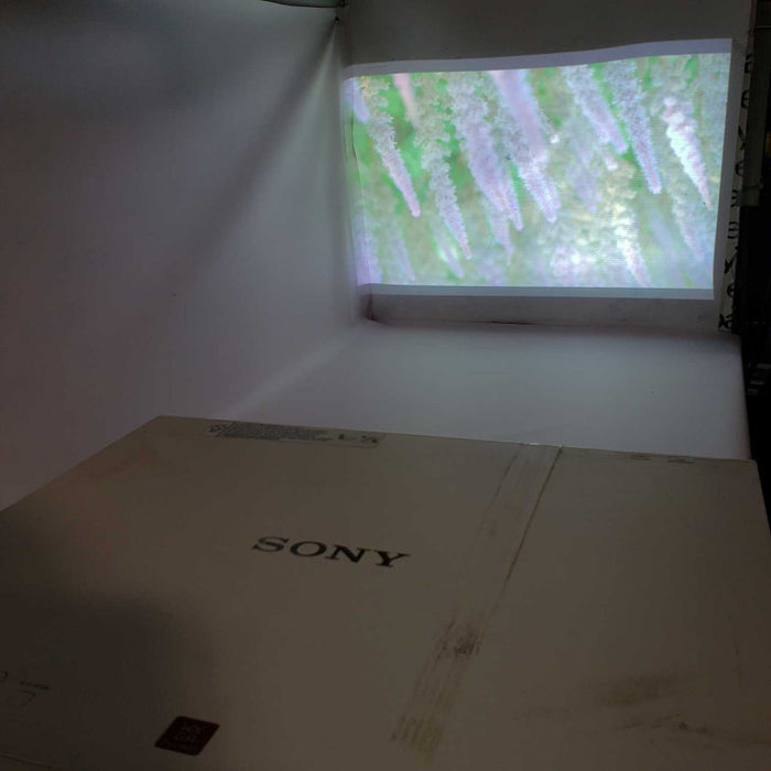 Sony VPL-CW225 3LCD Projector / HDMI / 1800 lamp hours #