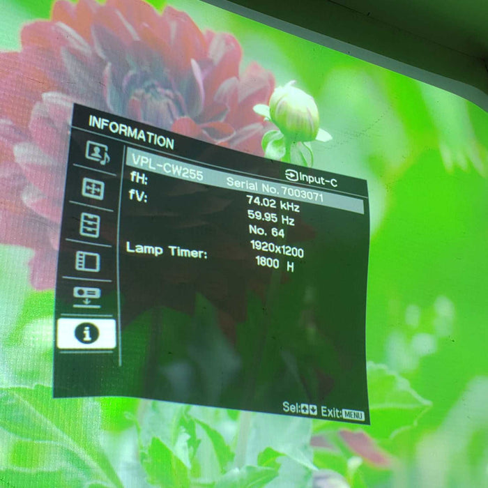 Sony VPL-CW225 3LCD Projector / HDMI / 1800 lamp hours #