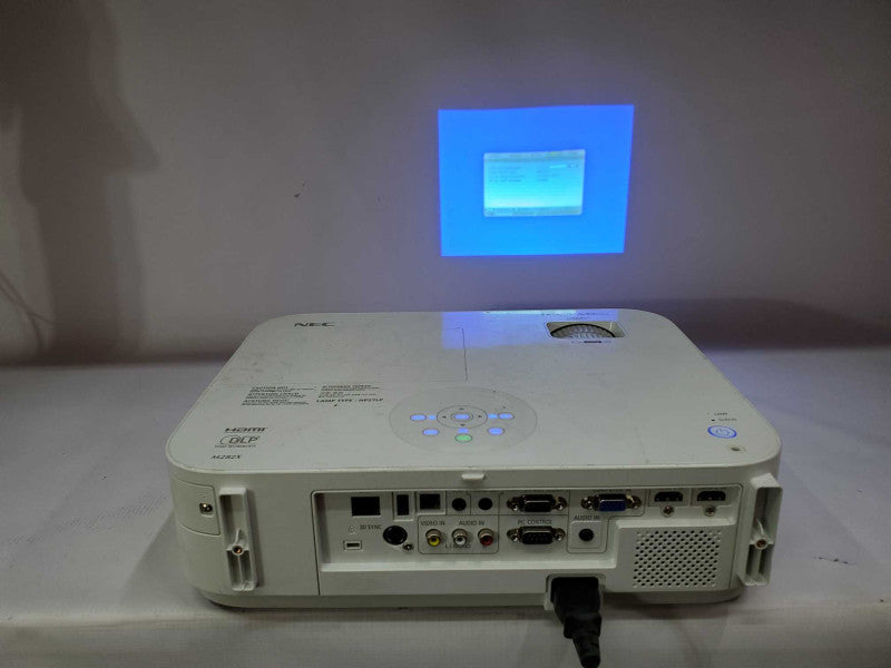 Nec LCD Projector 3000 Lumen HDMI NP-M282X Lamp Hours 2941 (