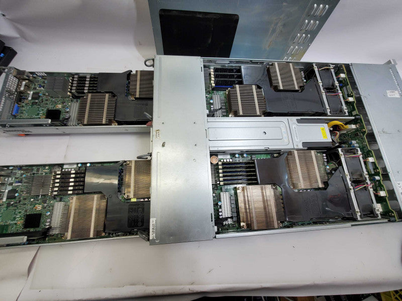 SUPERMICRO 827-14 6026TT-HTRF-SG007 2U 4 Node 2x X5660 @2.80GHz 48GB RAM )