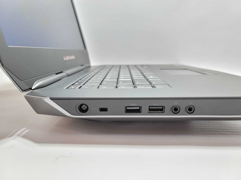 Alienware 15 R2 with i7-6820HK (overclockable) CPU 16GB RAM & 256GB NVME + 1TB -