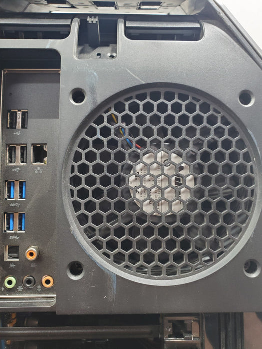 Dell Alienware Area 51 R2, i7-5820k 8GB DDR4 RAM No GPU  |