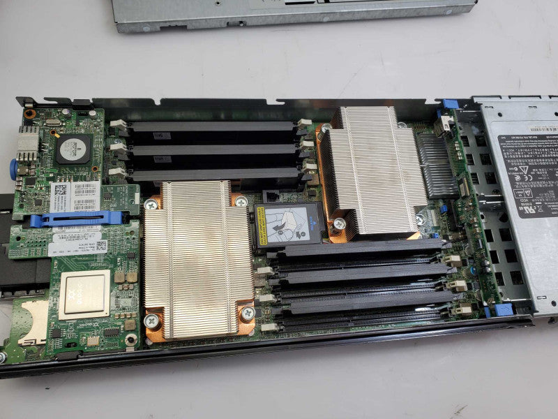 Dell PowerEdge M610 Barebone 2x Xeon E5520 @2.26GHz No RAM for Parts )