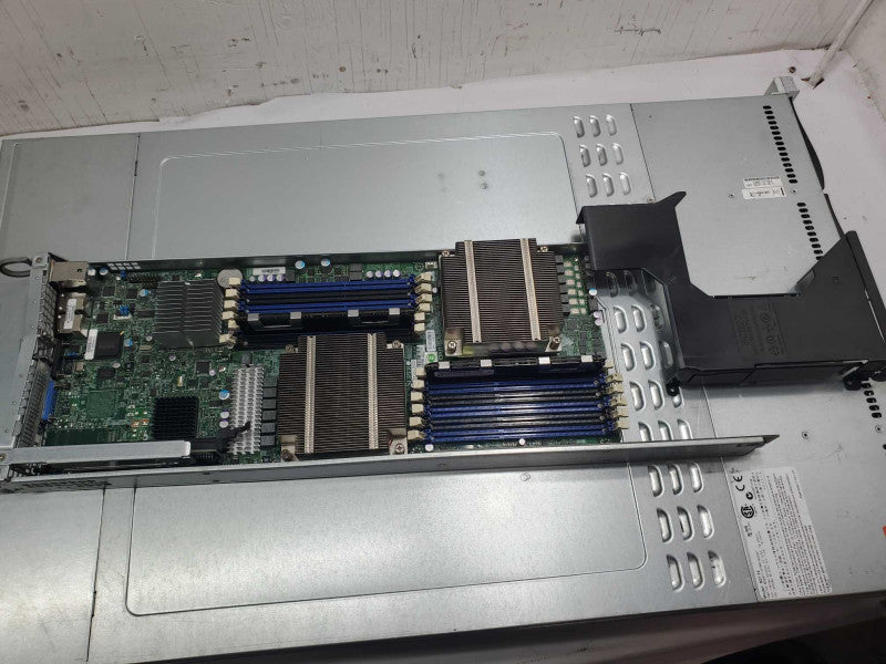 Supermicro X8DTT-H(F) Server 2U 4-Nodes 8x X5660 2.8GHz 16GB DDR3 No RAID |