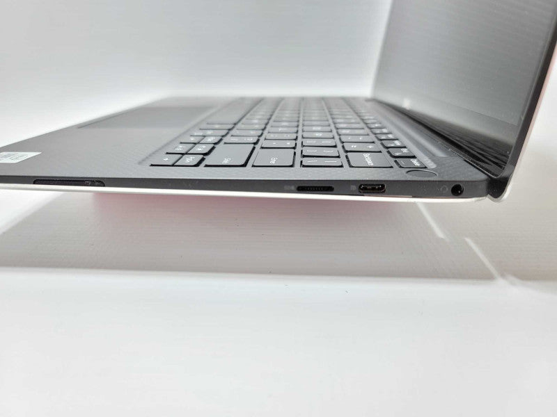 4K Touch DELL XPS 13 7390 with i7-10510U CPU 16GB RAM & 512GB NVME SSD READ  -