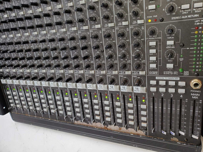 Mackie 1604-VLZ Pro 16-Channel Mic/Line Mixer Console _ Power-on tested )