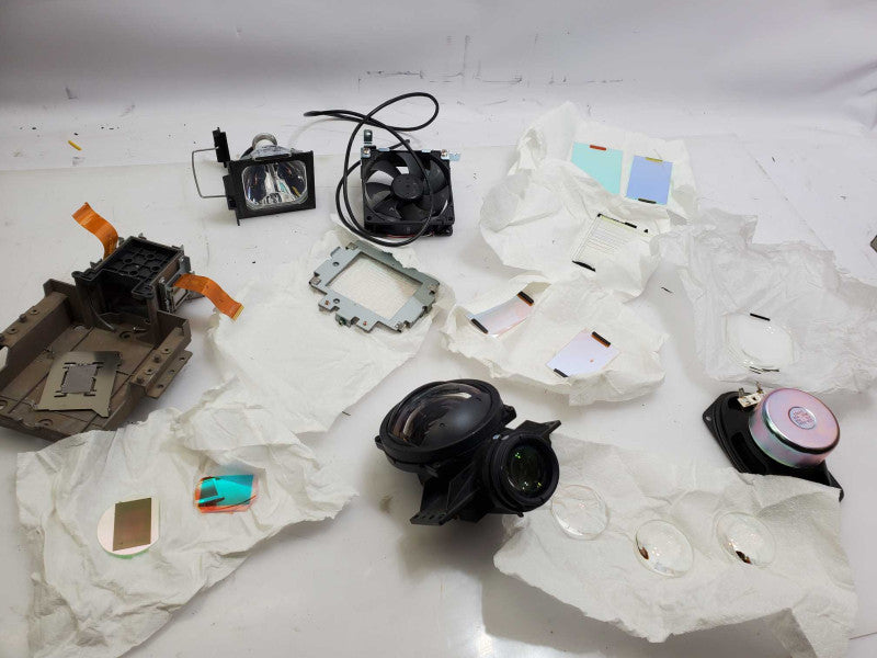 Unknown Brand Lens MB030001A 030801826 w/ accessories  )