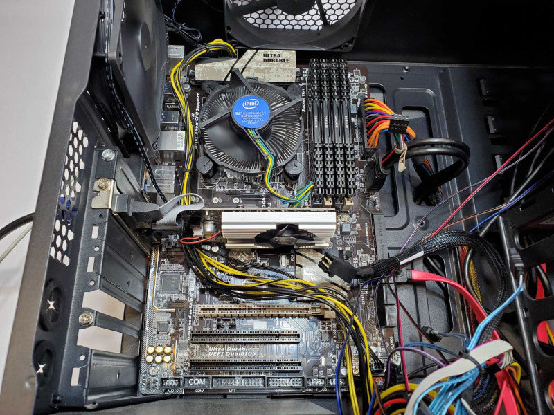 Custom PC GA-X150M-PLUS WS Xeon E3-1225 v5 @ 3.3 GHz 64GB No HDD (