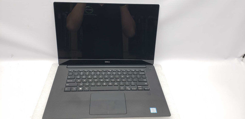 dell XPS 15 9560 i7-7700HQ @ 2.80ghz / 32gb ram/ GTX 1050 / 1TB NvME SSD #