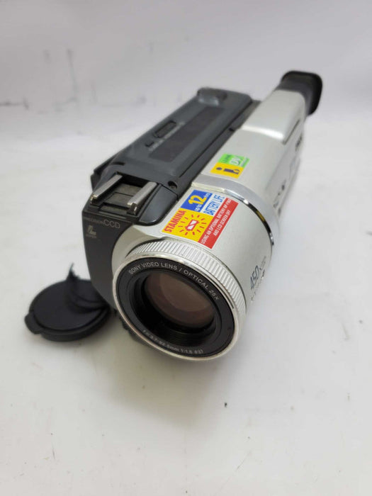 Sony Handycam DCR-TRV120 Digital-8 Hi-8 Camcorder for Parts )