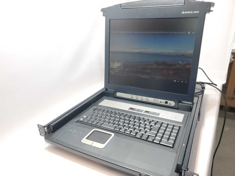Iogear GCL1816 16-port 17\\" LCD Keyboard Combo Rackmount KVM Switch _
