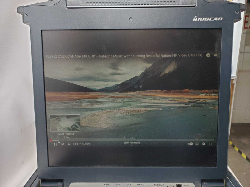 Iogear GCL1816 16-port 17\\" LCD Keyboard Combo Rackmount KVM Switch _