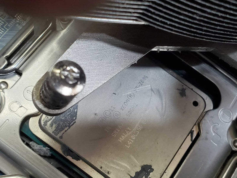 Lenovo ThinkStation D30 Barebone Xeon E5-2609 v2 @2.5GHz No RAM K600 )