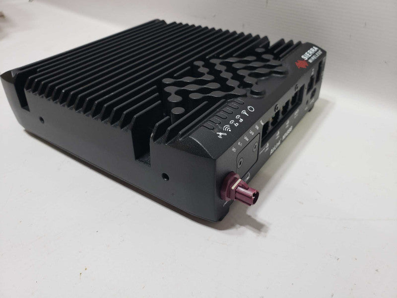 Sierra Wireless AirLink MX888 GNSS Wi-Fi Cellular 5Gbps 1Gbps [