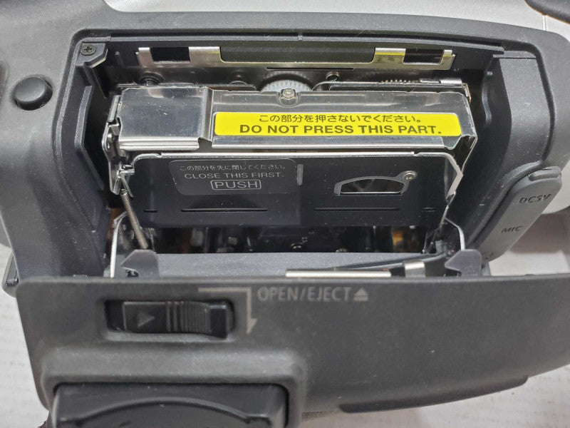 Canon GL2 DM-GL2A NTSC MiniDV Camcorder, No Battery (AS-IS) |