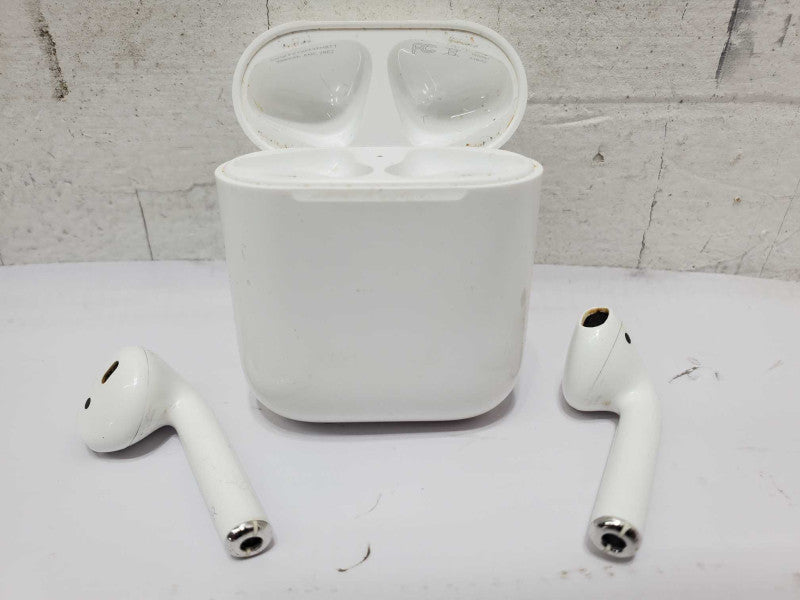 Apple AirPods A1602 with charging case |