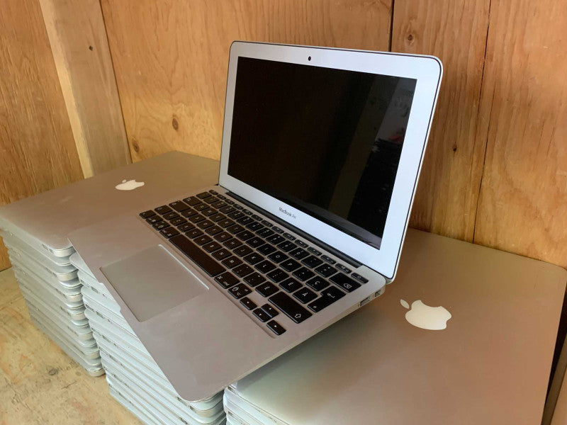 (MAS-50) 50x Macbook Air 11\\" 2014, i5 1.4GHz, 4GB, 128GB - French Keyboard.