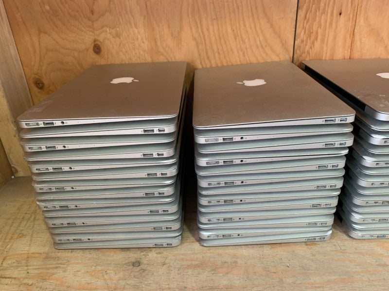 (MAS-50) 50x Macbook Air 11\\" 2014, i5 1.4GHz, 4GB, 128GB - French Keyboard.