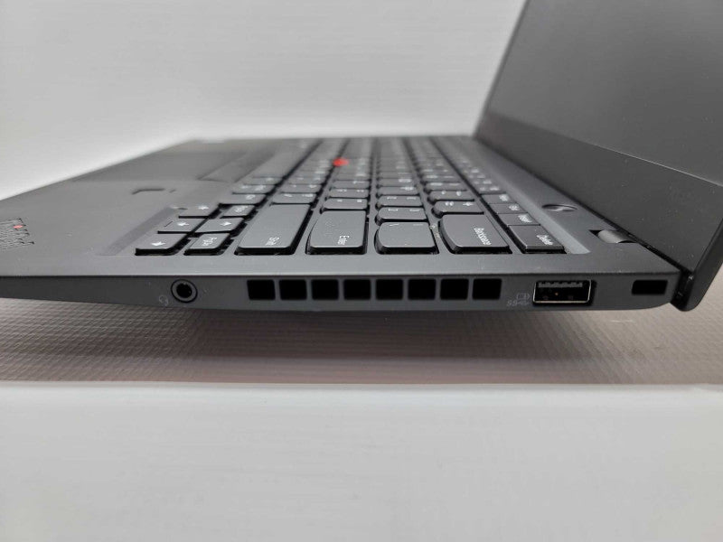 Lenovo X1 Carbon 6th gen with i5-8250U CPU 8GB RAM & 256GB SSD READ  -