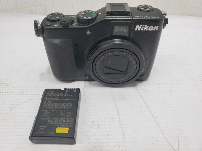 Nikon CoolPix P7000 10.1MP Digital Camera (AS-IS) |