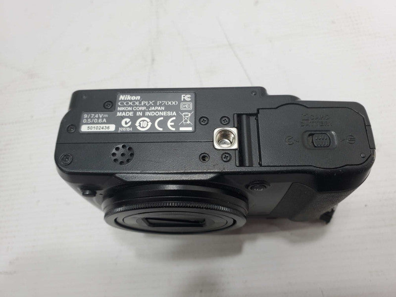 Nikon CoolPix P7000 10.1MP Digital Camera (AS-IS) |