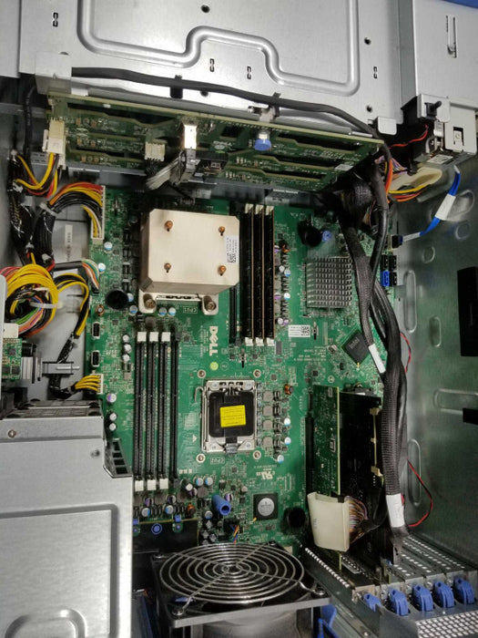 DELL PE T410, 1x XEON E5520 2.27GHz/6GB DDR3, PERC S300, 3x 300GB HDDs ~