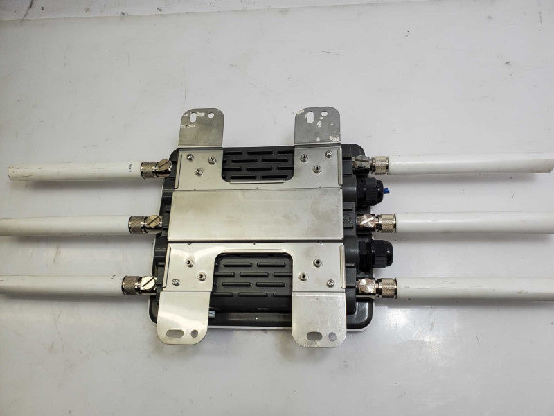 EnGenius ENH1750EXT Dual Radio Concurrent AP for Parts\t )