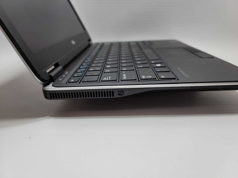 DELL Latitude E7240 with i7-4600U CPU 8G BRAM & 256GBRAM READ -