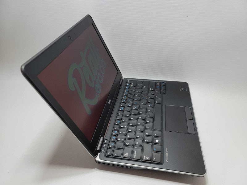 DELL Latitude E7240 with i7-4600U CPU 8G BRAM & 256GBRAM READ -