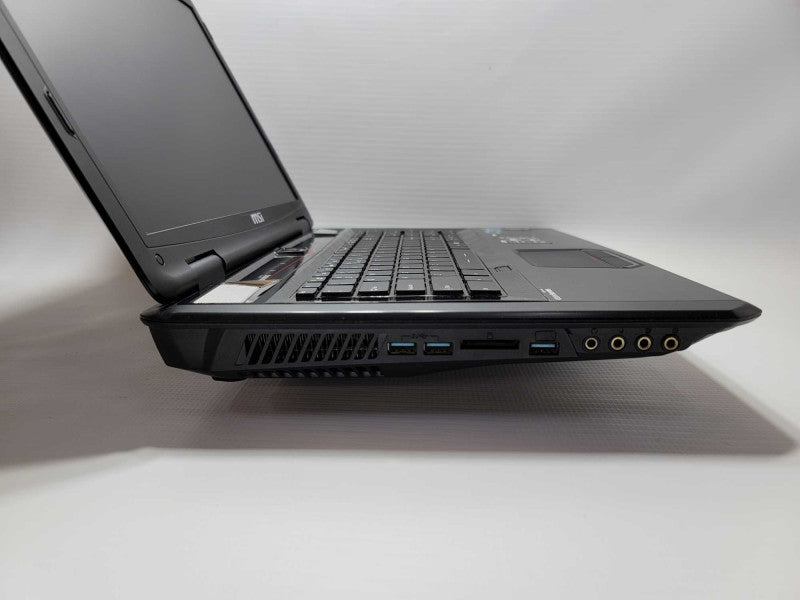 MSI GT70 Gaming Laptop READ NO HHD/SSD 8GB RAM -