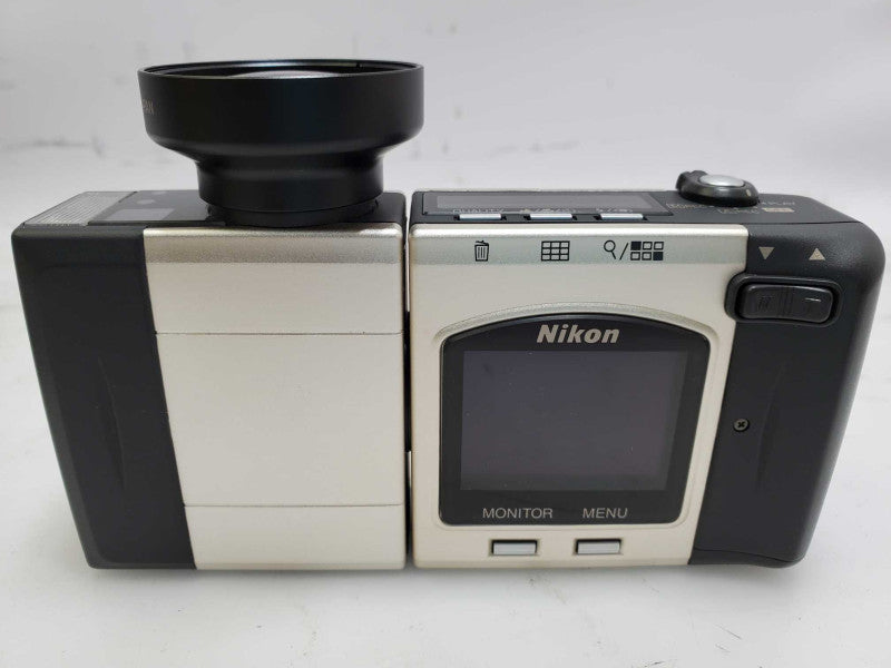 Nikon Coolpix 900 Digital Camera Model E900 w/ Lens WC-E24 & Accessories  )