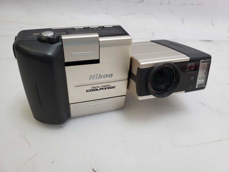 Nikon Coolpix 900 Digital Camera Model E900 w/ Lens WC-E24 & Accessories  )