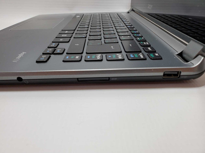 Acer Aspire V7 Core i5-4200U @ 1.6 GHz 8GB 250GB SSD + 500GB HDD TouchScreen (