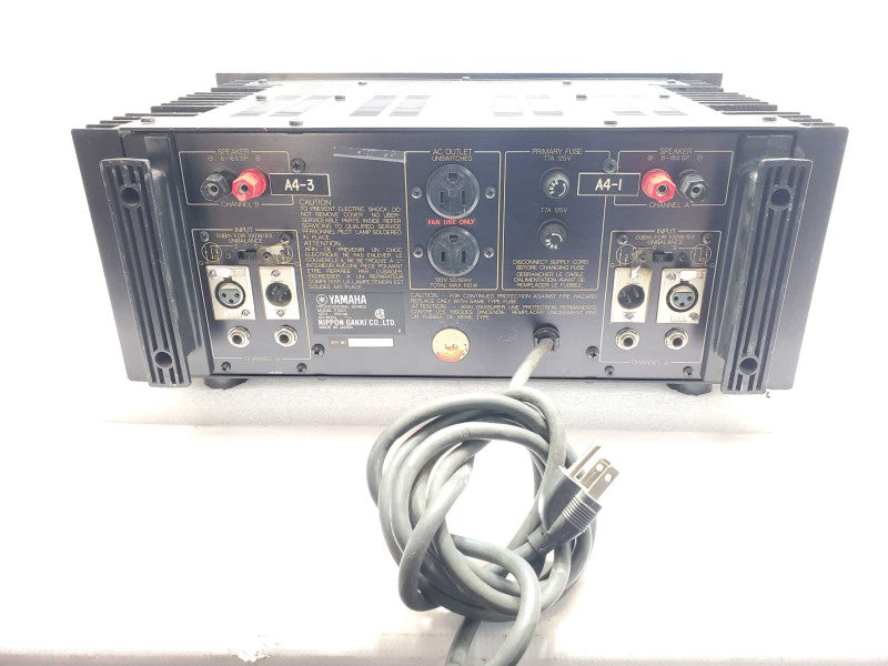 YAMAHA P2201 2 CH PROFESSIONAL NATURAL SOUND AMPLIFIER, Powers on, AS-IS _