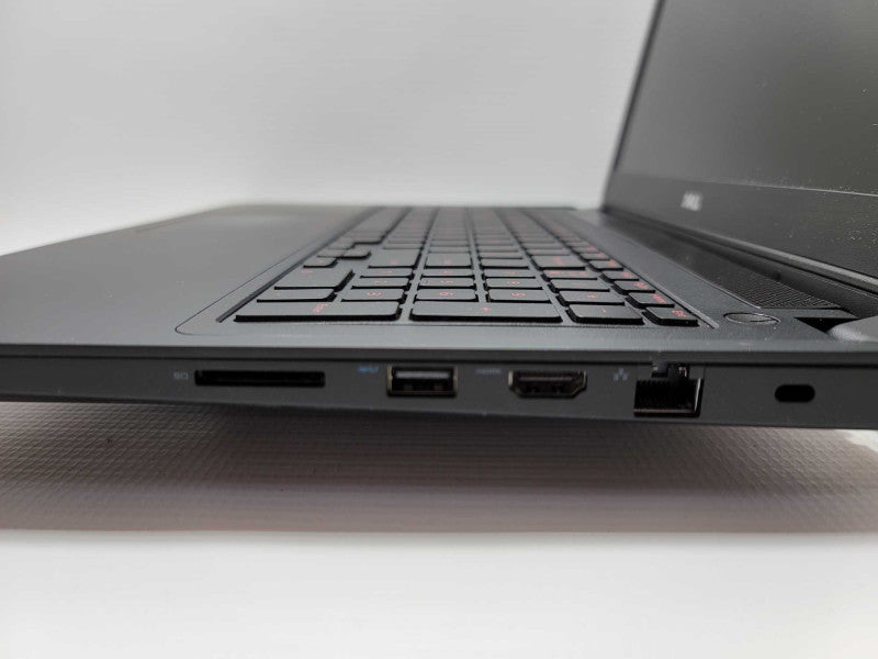 DELL Inspiron 15-5577 NO HDD/SSD 8GB RAM READ
