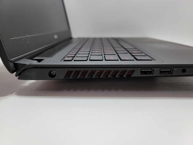 DELL Inspiron 15-5577 NO HDD/SSD 8GB RAM READ