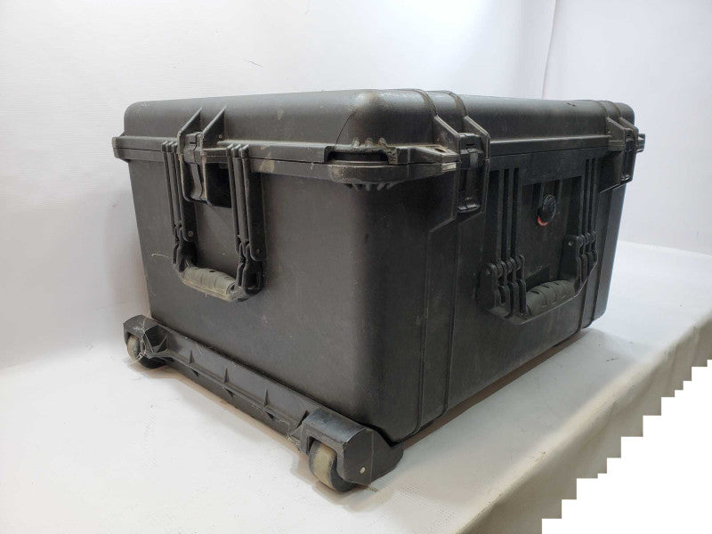 Pelican Storm Case 23\\"x18\\"x13\\" (