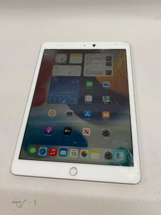 iPad 7 128GB Cracked Screen