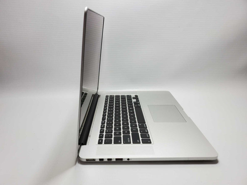 MacBook Pro 2015 15\\" Retina i7-4870HQ@ 2.5 GHz 16GB Ram 500GB SSD R9 M370X 2GB (