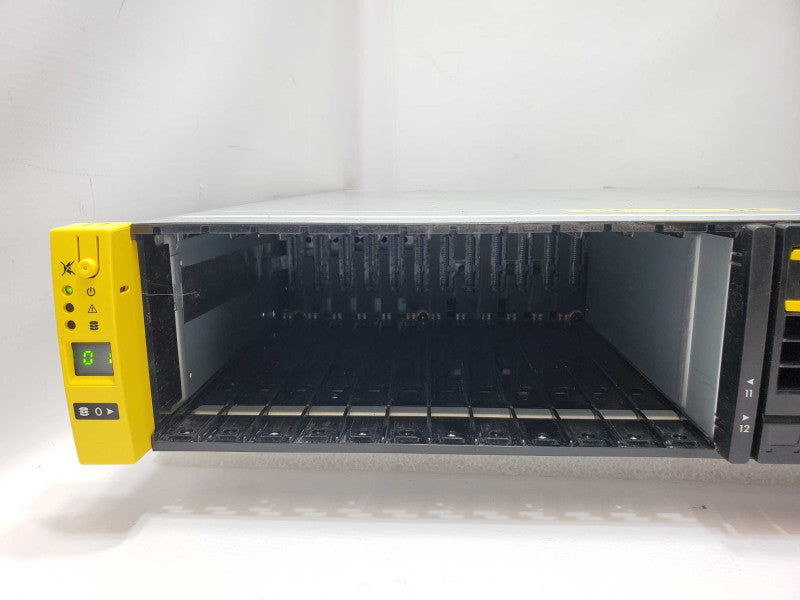 HP 3PAR StoreServ 8400,12x 2.5\\" HDD Bays storage array, 2x PSU, 1x Controller _