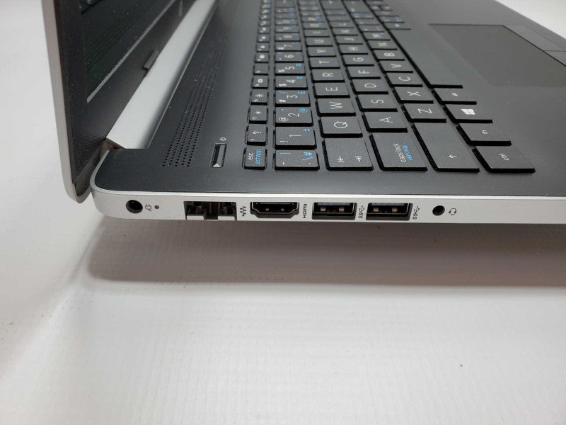 HP Laptop 15-DA Core i5-8250U @ 1.6 GHz 8GB Ram 250GB SSD (
