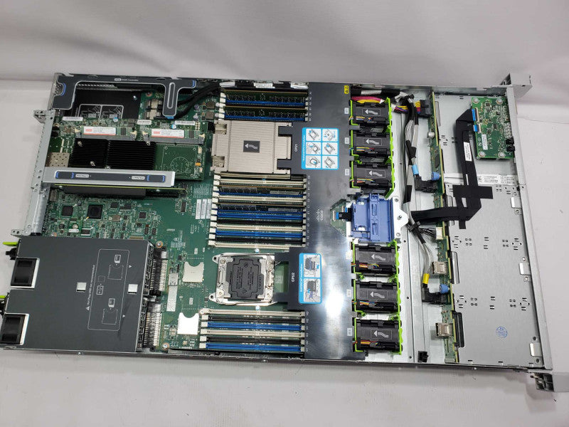CISCO UCS C220 M4 E5-2609 v3 1.9GHz 32GB DDR3 Integrated RAID |