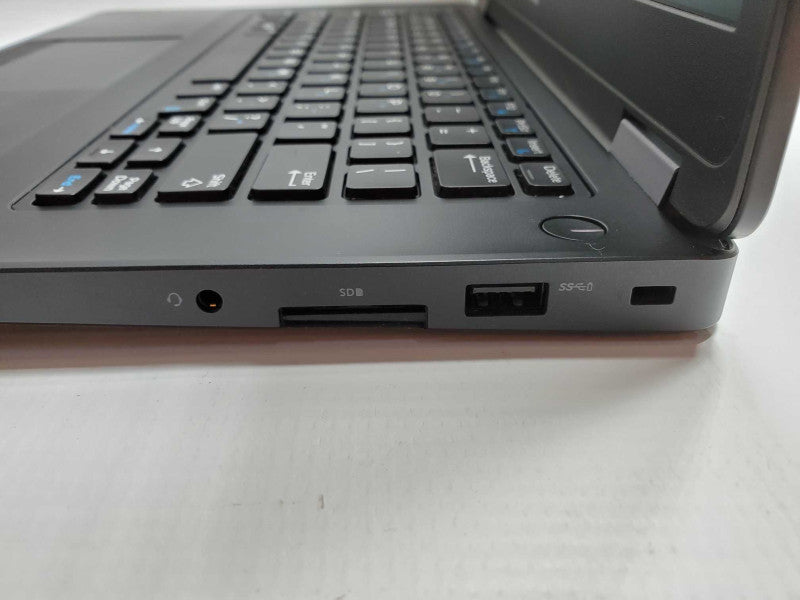 Dell E5470 Core i5-6200U @ 2.3 GHz 16GB Ram 250GB SSD (