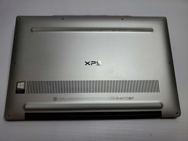 Dell XPS P82G Core i7-8550U @ 1.8 GHz 8GB Ram 500GB SSD (