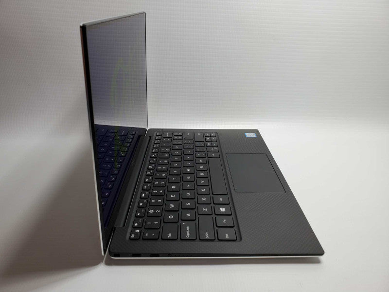 Dell XPS P82G Core i7-8550U @ 1.8 GHz 8GB Ram 500GB SSD (