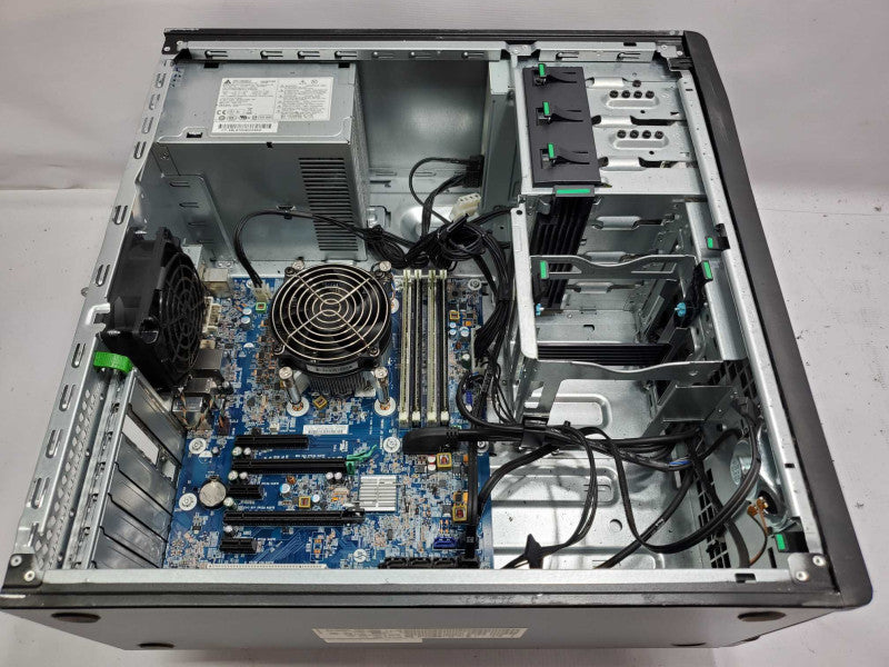HP Z220, Xeon E3-1225 V2 3.2GHz 8GB DDR3 No HDD No GPU |